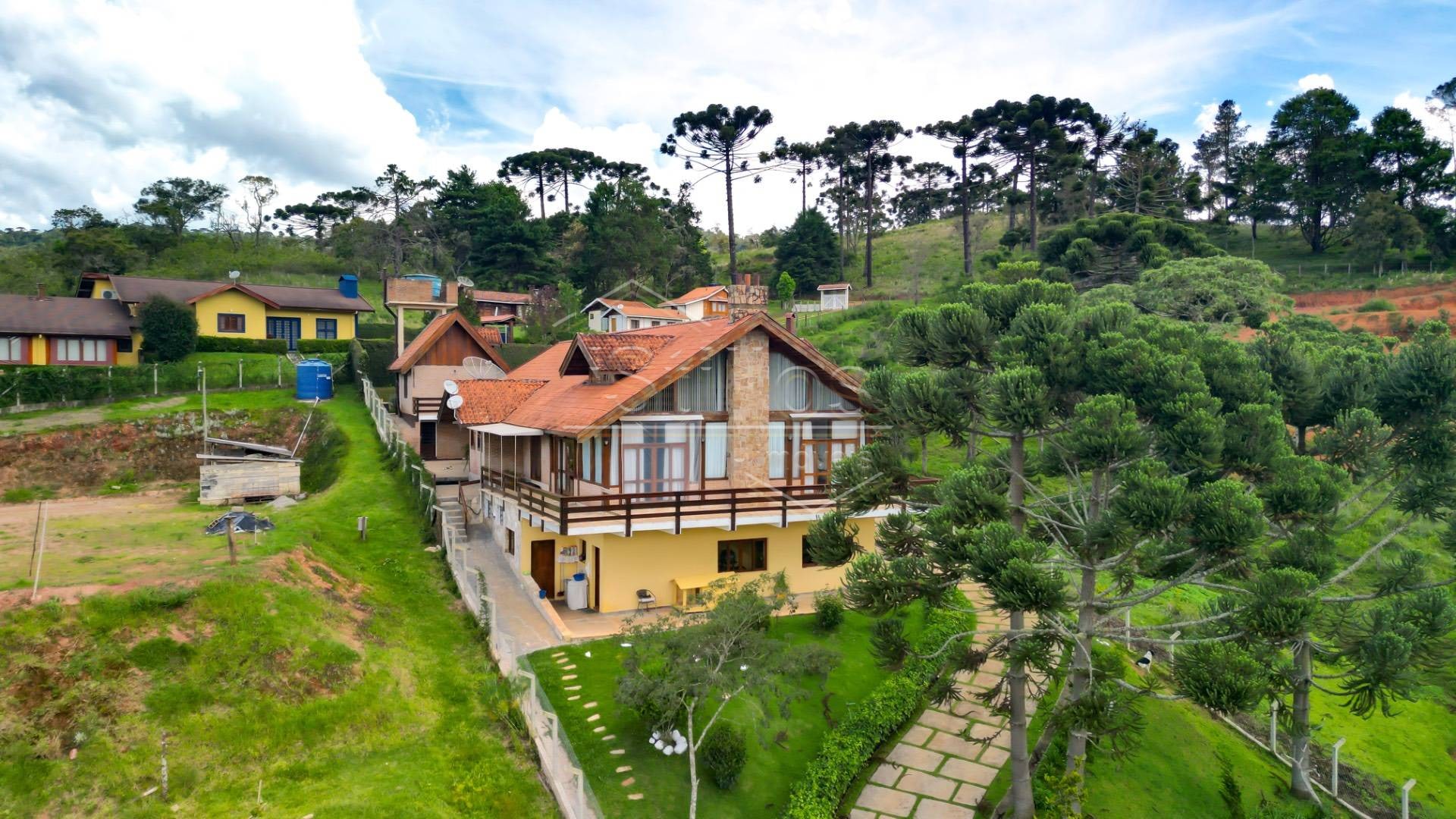Casa de condomínio em Campos do Jordão