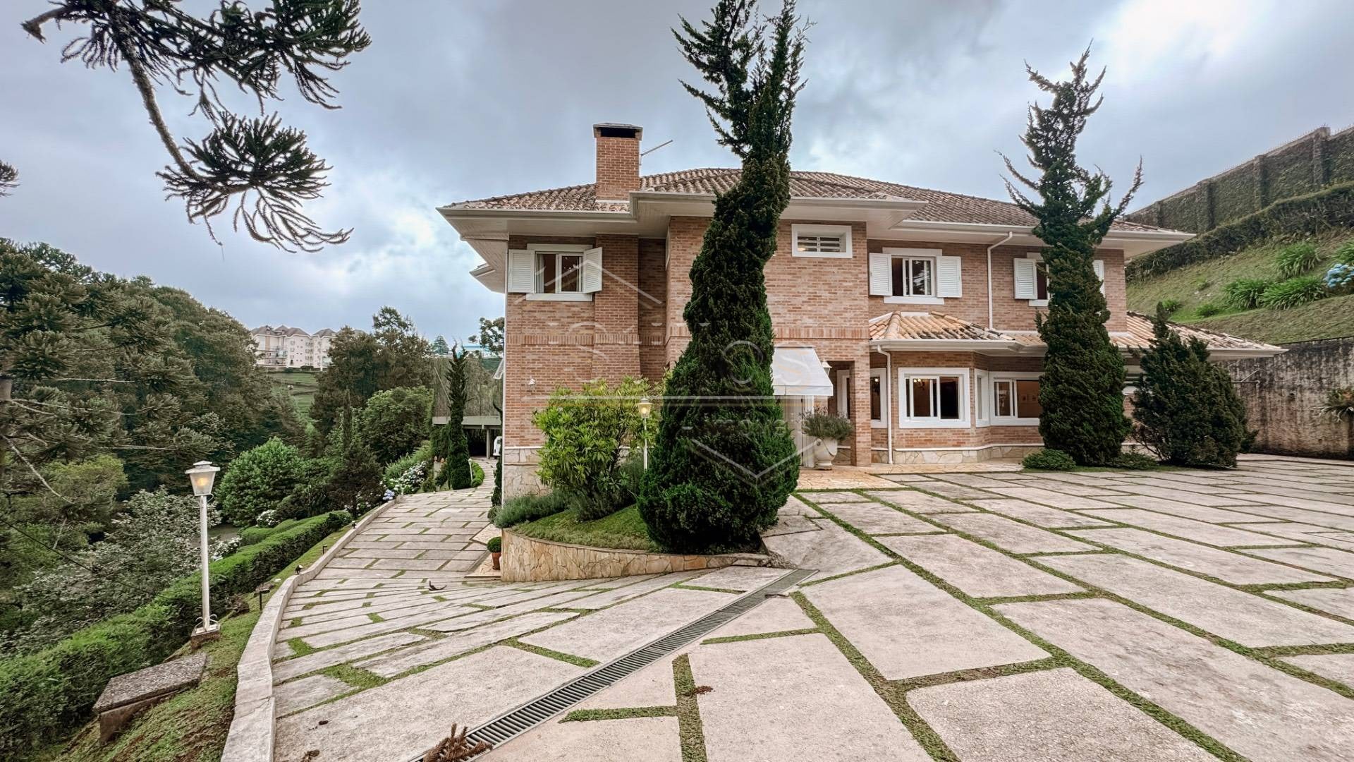 Casa de Condomínio em Campos do Jordão