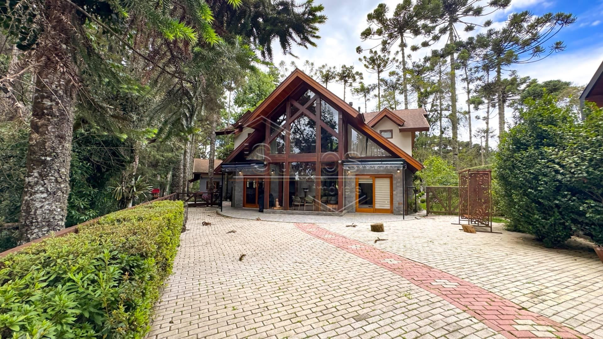 Casa de Condomínio em Campos do Jordão