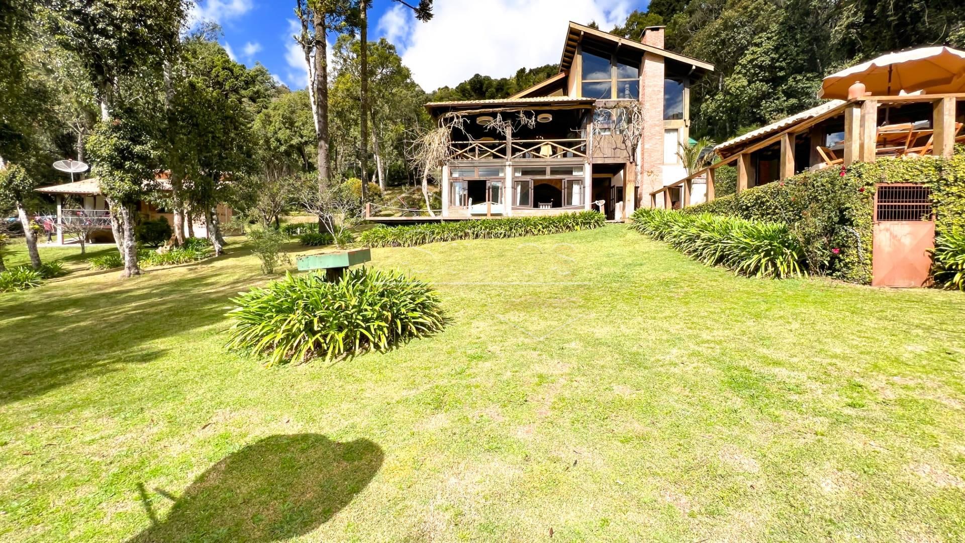 Casa de Condomínio em Campos do Jordão